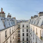 Luminous Love Nest Near The Sacre-Coeur